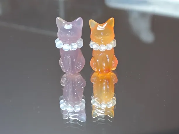 高贵清冷的露娜猫吊坠 天然玛瑙