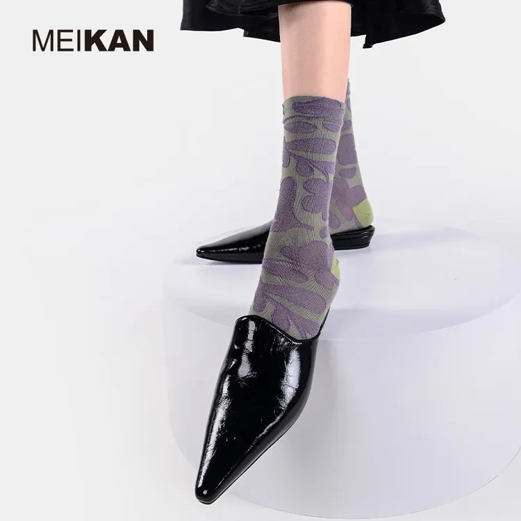 MEIKAN/美看绿色袜子春乐福鞋袜浮雕花朵复古女袜2025年中筒袜2双