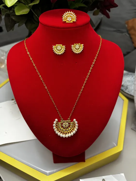 铜合金项链 项链轻奢饰品金色锁骨链三件套时尚精致精美36号链接