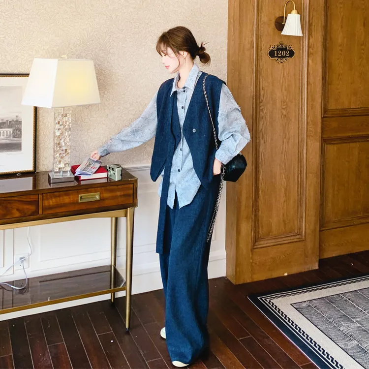 小众设计感套装裤女2025早春新款氛围感提花衬衫马甲阔腿裤三件套