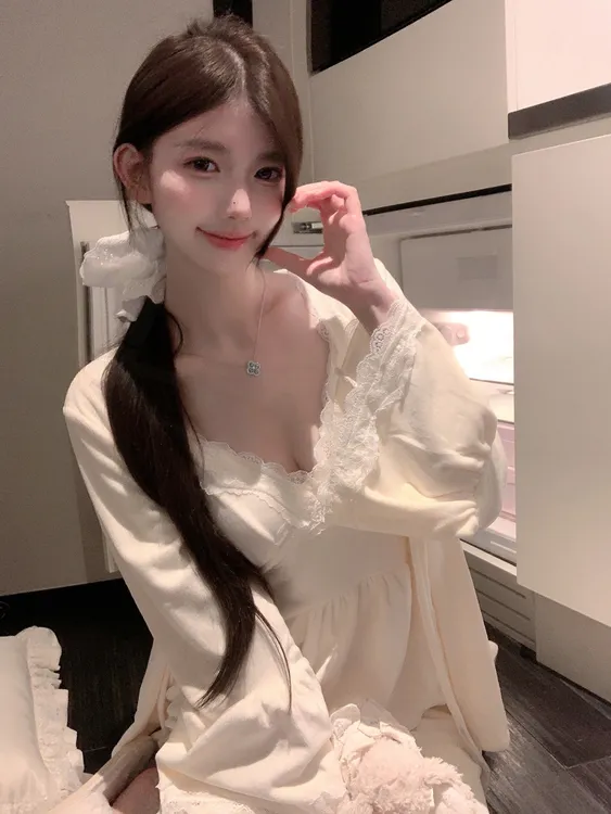 露思同款三件套海岛绒睡衣女2025新款秋冬季高级感性感纯欲家居服