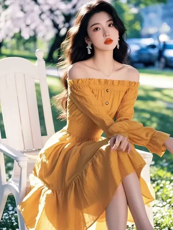 重要场合绝美漂亮独特海边度假裙子春季黄色花边一字肩长袖连衣裙