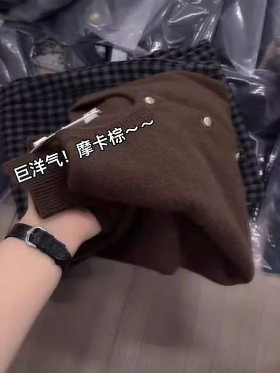 巨洋气通勤摩卡棕上衣女2025年秋季新款柔软舒适保暖显白长袖毛衣