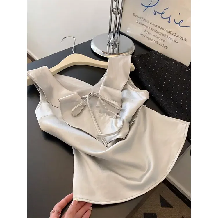 法式气质温柔风荷叶边缎面小衫女夏季高级感独特漂亮无袖背心上衣