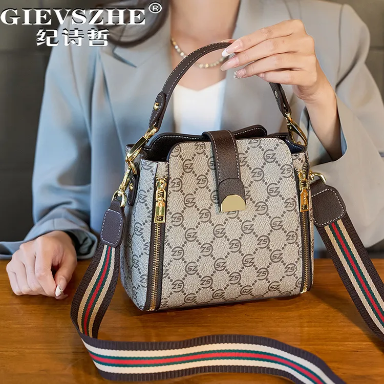 纪诗哲品牌包包女款2025新款手提包百搭斜挎包送老婆双旦礼物