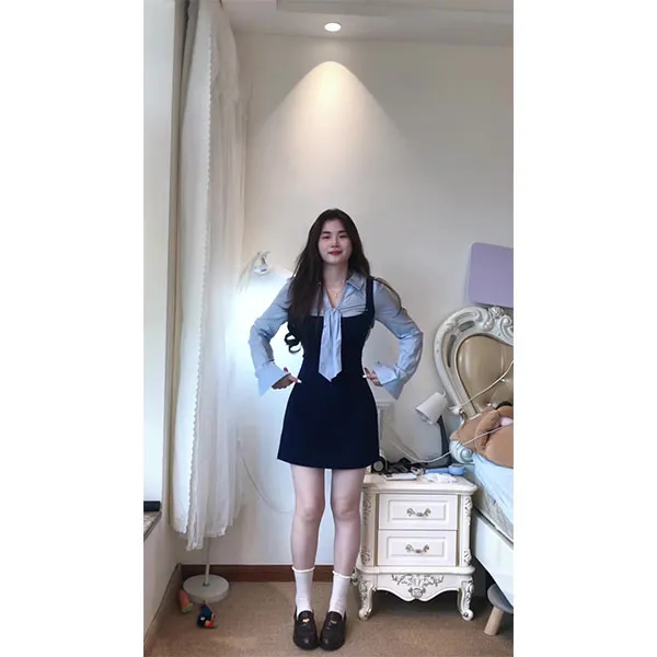 韩系学院风绑带V领假两件连衣裙女秋季设计感小众修身显瘦短裙子