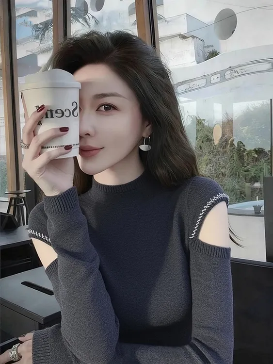 秋冬季法式轻熟灰色露肩毛衣针织打底衫女内搭设计感显瘦长袖上衣