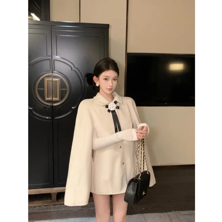 2025秋冬新款高级感毛呢斗篷大衣女千金感气质夹棉加厚披肩外套