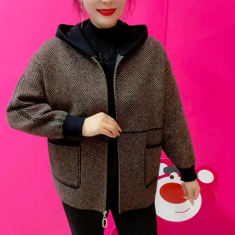 常规短款连帽口袋宽松中老年女装女装立领运动加厚