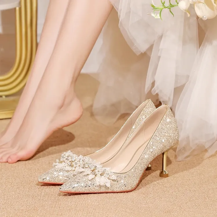 尖头婚鞋女2025年新款主婚纱新娘鞋平时可穿伴娘鞋法式水晶高跟鞋