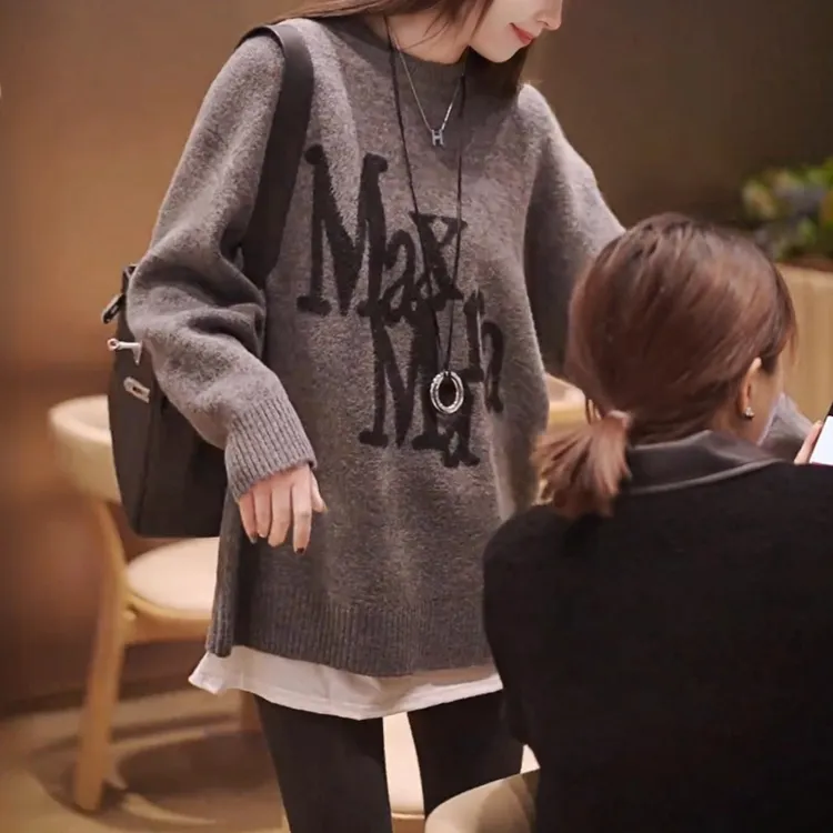 灰色慵懒风圆领套头毛衣女秋冬2025新款加厚软糯针织衫中长款上衣