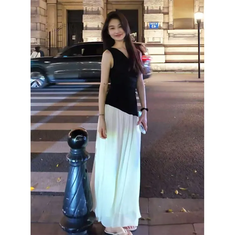 2025夏季新款设计感气质拼接修身背心连衣裙收腰显瘦百搭休闲长裙