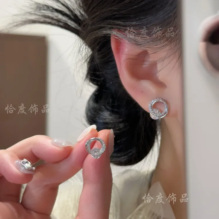  【恰度】亮闪锆石圆圈耳钉小众轻奢设计
