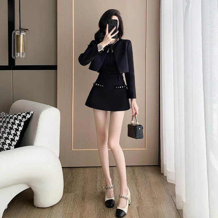 气质休闲静奢风西服时尚套装女秋季新款小众设计感黑色显瘦两件套