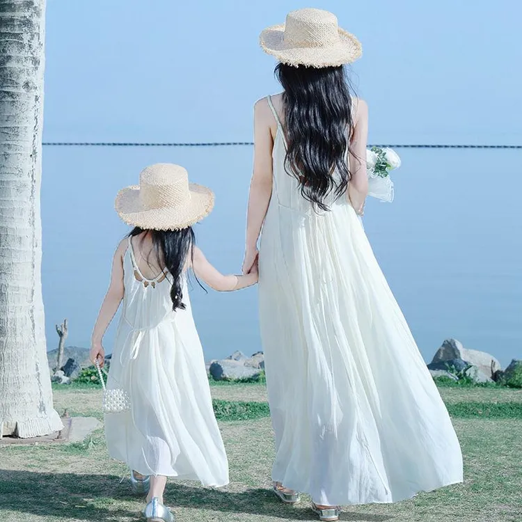 亲子装夏季海南三亚云南亚海边度假白色母女装宽松沙滩雪纺连衣裙