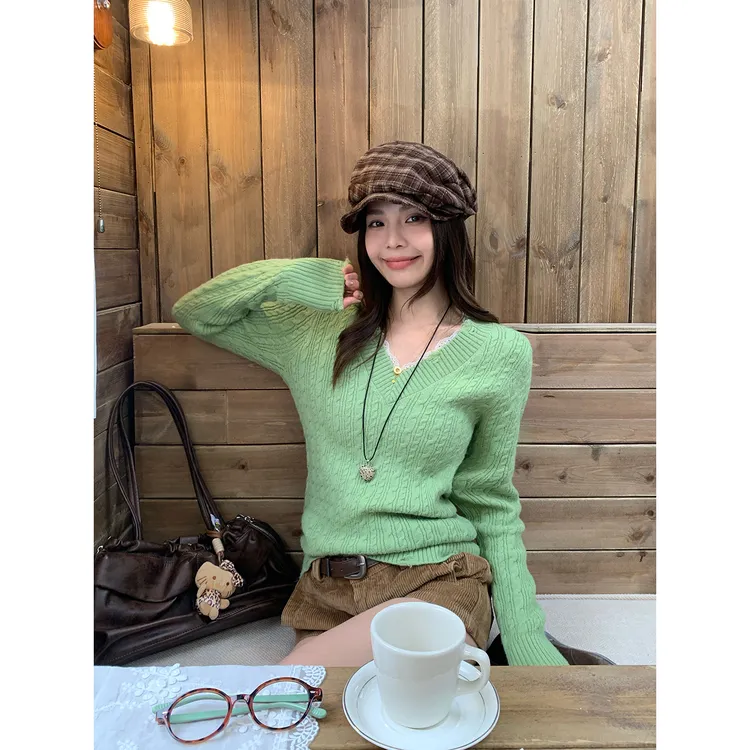宋正恩绿色蕾丝花边V领修身针织衫毛衣女款2025新款冬季内搭上衣