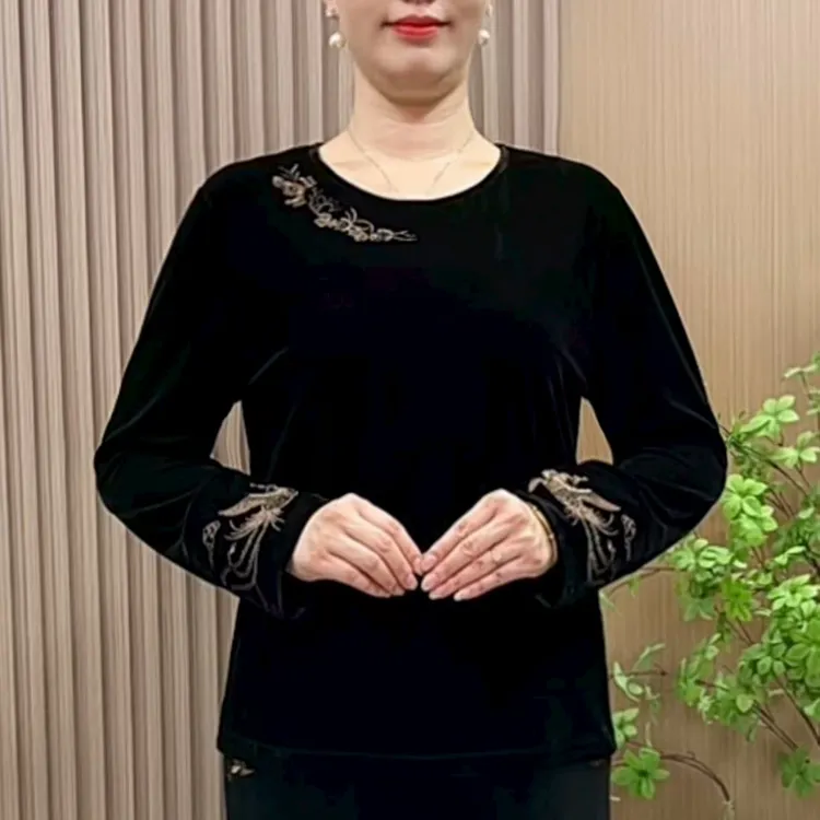 628妈妈秋装刺绣丝绒小衫新款中老年女装秋季大码百搭国风打底衫