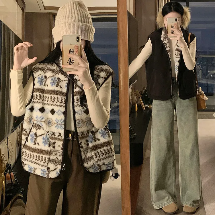 高中生两面穿超好看马甲冬新款大学生复古费尔岛毛绒绒背心外套女