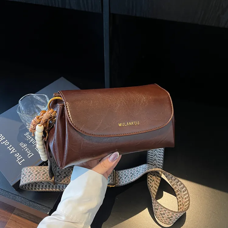 包包女款爆款2025新款简约女包洋气纯色斜挎ins小包包单肩小方包