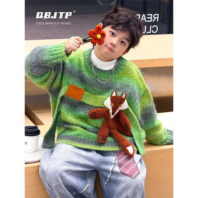Q宝家童品12月新款 男童毛衣儿童冬装卡通渐变针织衫中大童上衣潮
