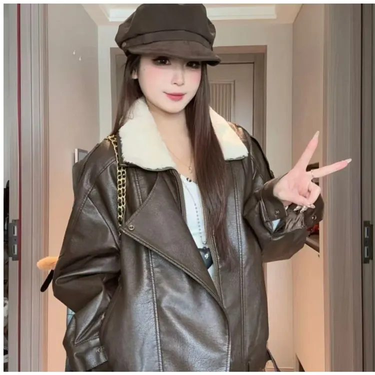 海宁皮衣女冬季时尚复古百搭拼接毛领加绒机车服外套1013