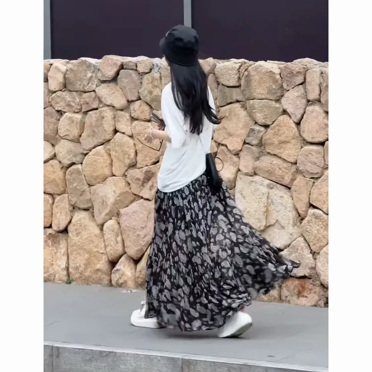 夏季穿搭一整套女2025新款休闲百搭短袖T恤显瘦半身裙两件套