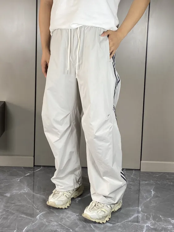 新款夏季美式高街潮流速干裤三条杠宽松男长裤松紧百搭撞色条纹