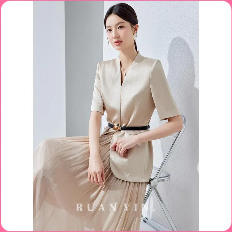 RUAN YIN2025夏季新款香槟色V领短袖西装卡其色百褶裙套装女干练
