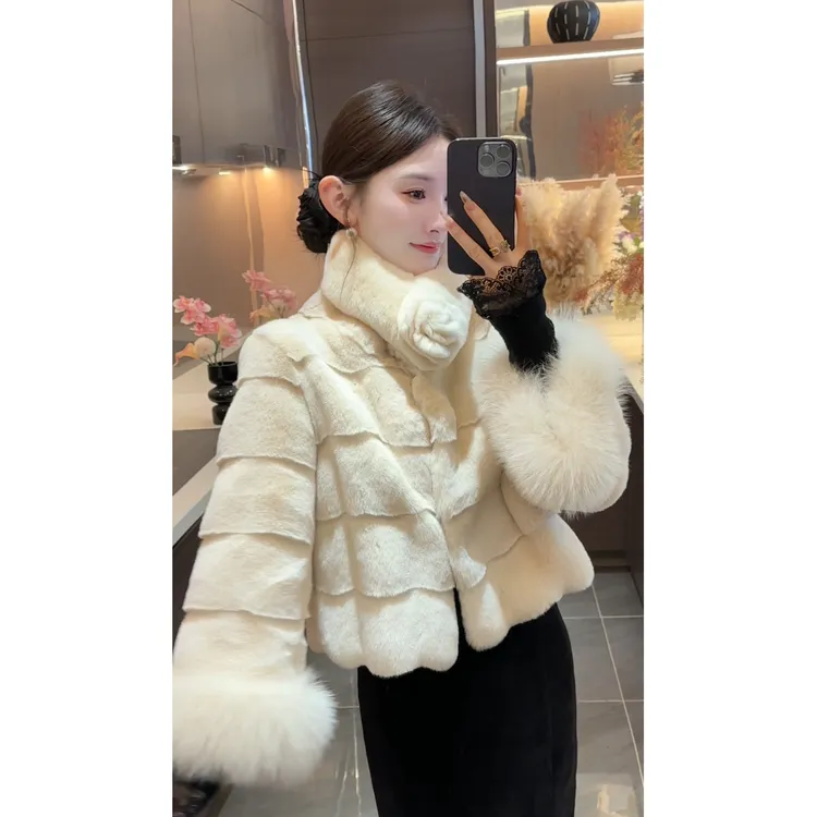 【周粥】【富家千金】2025新款狐狸毛设计感轻奢保暖外套JJQ4WT5666
