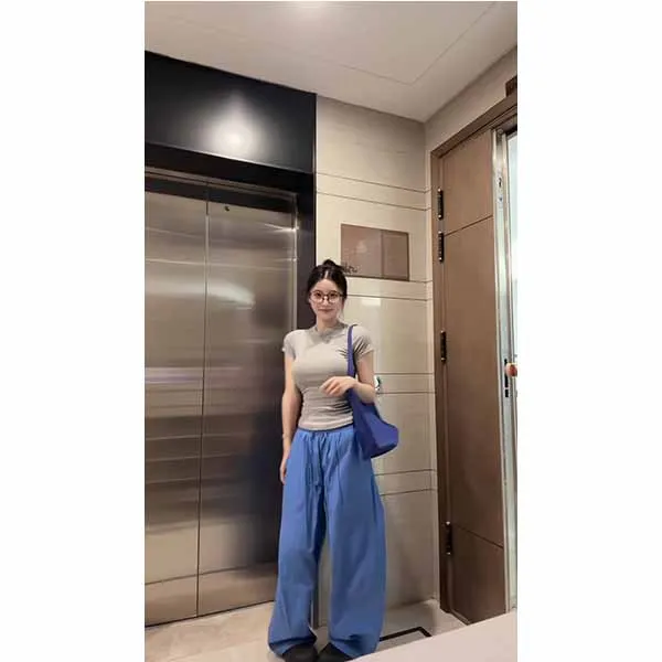 韩系灰色圆领T恤夏季修身短款辣妹正肩短袖上衣慵懒风休闲裤套装