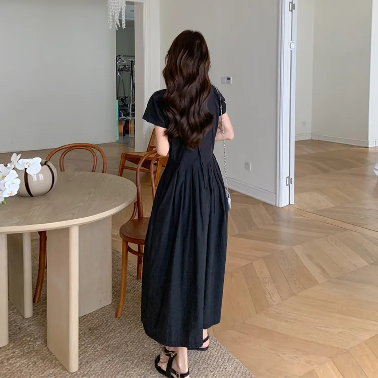 法式赫本风连衣裙女2025夏季新款氛围感气质显瘦复古黑色茶歇裙潮