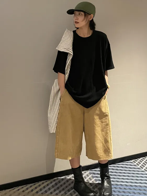 猫姐推荐｜2025秋季新款宽松休闲百搭刺绣下摆开叉圆领短袖T袖