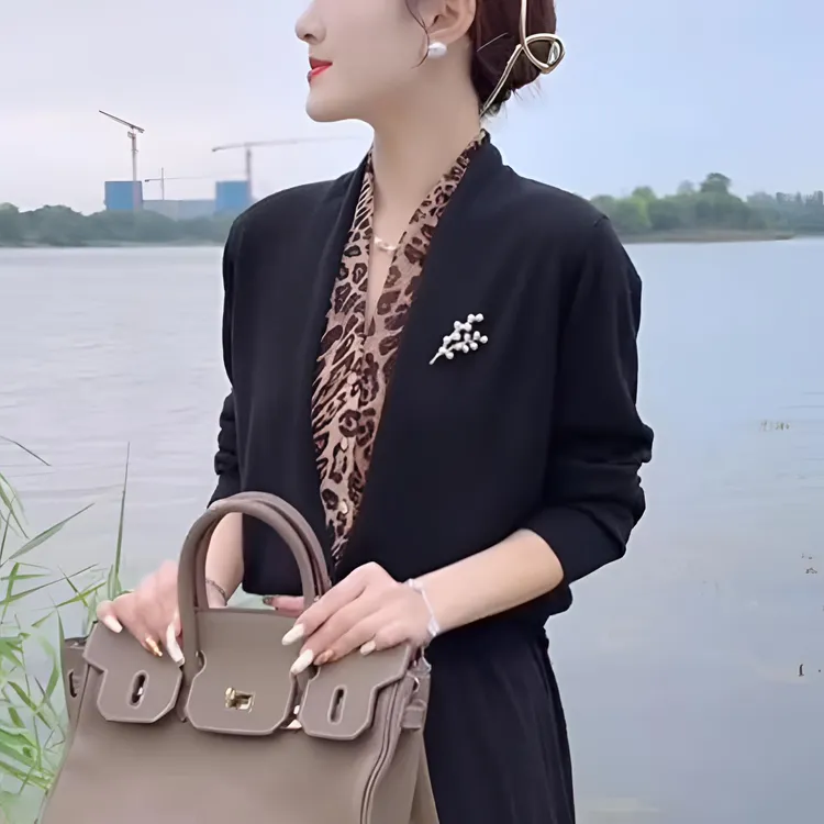 假两件V领豹纹设计感针织衫开衫女长袖休闲外套上衣秋冬新款黑色