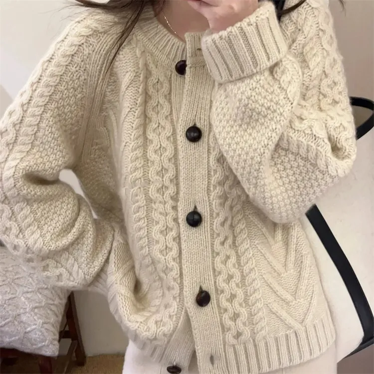 重磅秋冬圆领复古纯羊毛开衫女绞花毛衣加厚针织衫休闲保暖外套女