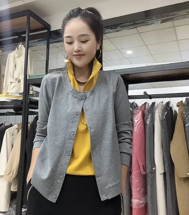 2025早秋新品时尚百搭修身显瘦个性假两件卫衣女士长袖上衣8131