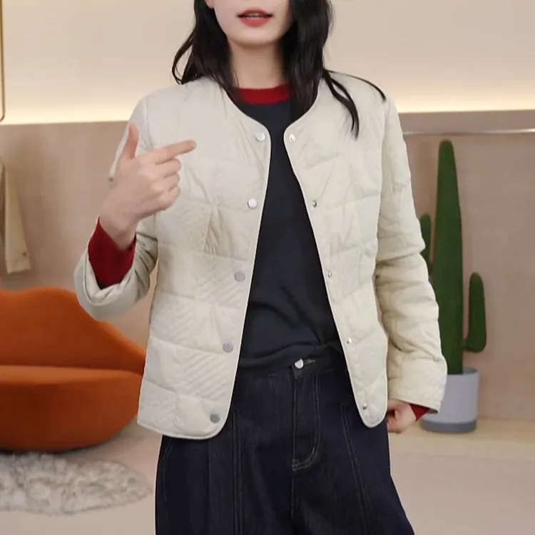 2025秋季新款圆领单排多扣长袖外套女小众洋气设计感显瘦简约衣服