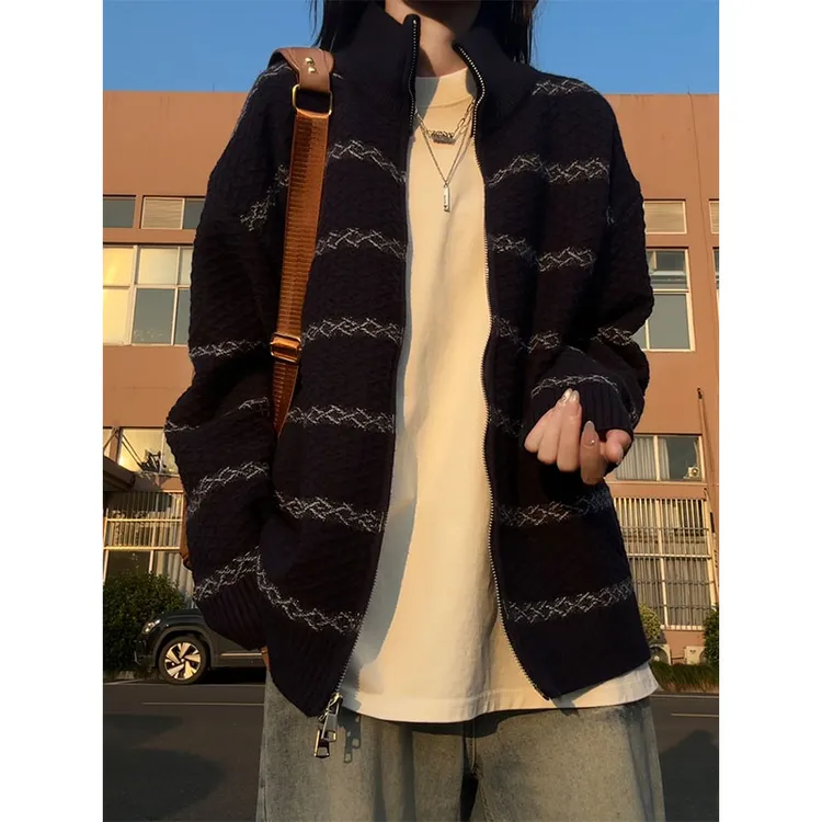 藏青色撞色条纹针织毛衣男款秋季韩系穿搭上衣轻熟风立领开衫外套