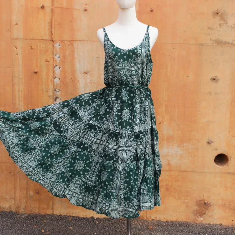 民族风吊带裙蓝色绿色百搭出片大裙摆夏季女士公主印花