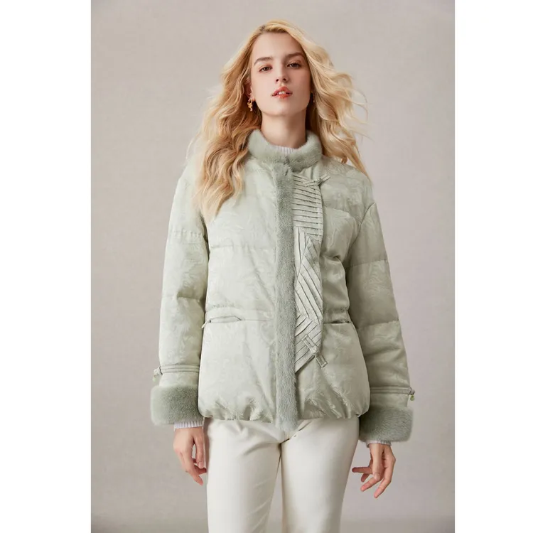 COCO BECCI【青青子衿】90白鹅水貂毛暗纹提花羽绒外套CFJJD101032