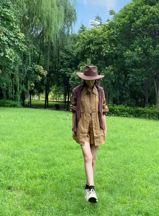 阿玛施都市牧业风麻料衬衣