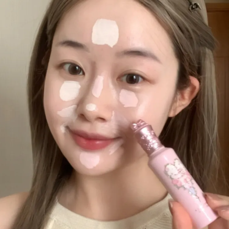 爆款提亮液自然高光液滋润不卡纹不挑皮遮瑕液膨胀色综合修饰面部