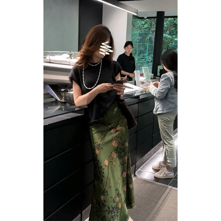 2025夏季新款女法式气质圆领百搭短袖上衣复古高腰显瘦碎花半身裙