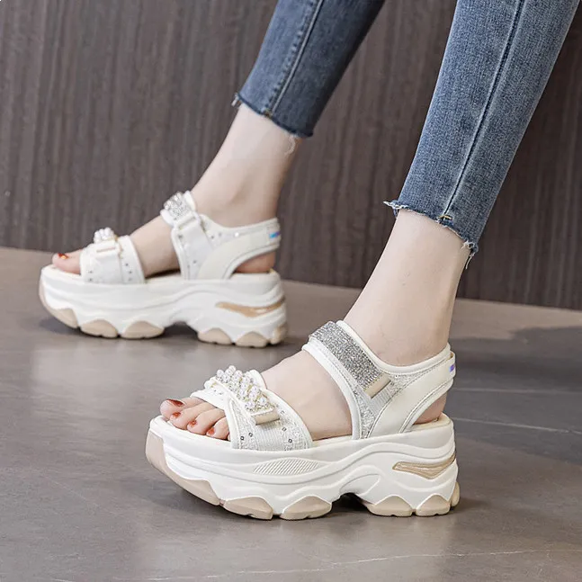 百搭外穿厚底露趾凉鞋时尚休闲沙滩鞋2025夏季仙女风水钻显瘦女鞋