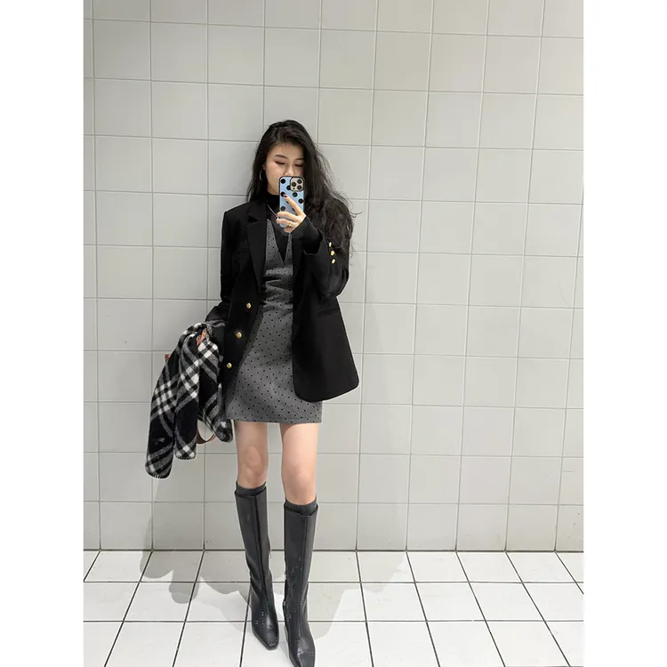 张阿星【芬兰日记】遮肉保暖显瘦金扣西装羽绒服外套W425R16575