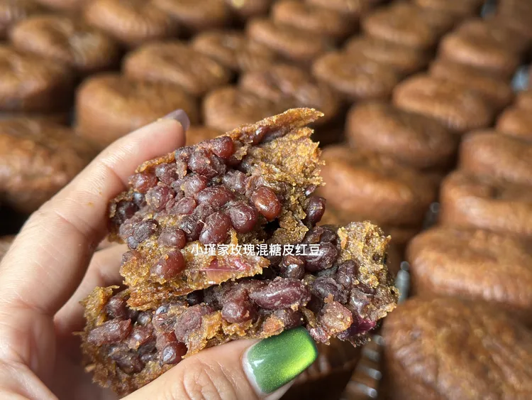 玫瑰混糖皮红豆月饼