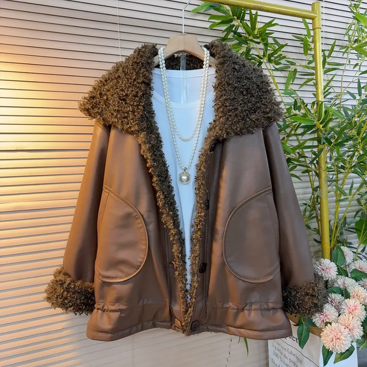 8305胖mm欧货时尚翻领抽腰遮肉设计感PU皮大翻领加棉保暖棉服外套