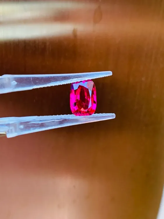 绝地武士尖晶石坦桑尼亚马亨盖产地1.53克拉热粉色枕形吉尔正书