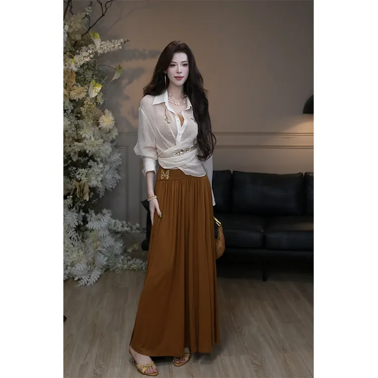 彼得潘大叔《琼华梦》珠片刺绣长袖衬衫后拉链下摆开叉针织半裙