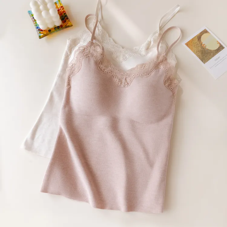 纯欲蕾丝边吊带背心女保暖带胸垫文胸一体微磨毛秋季内搭打底外穿