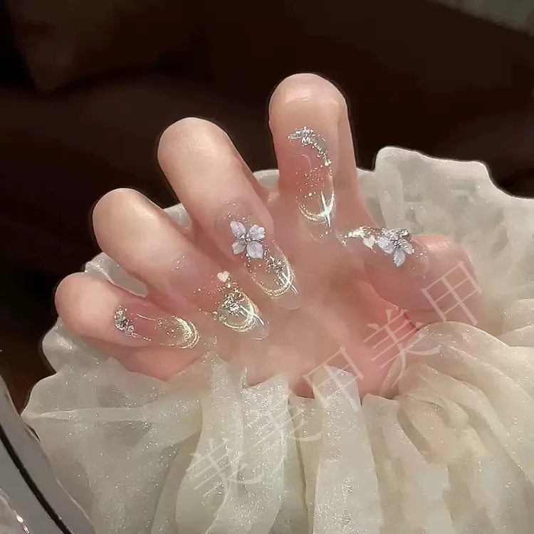 【花瓣月影】纯手工穿戴甲立体雕花带钻春夏日常轻奢INS风百搭美甲